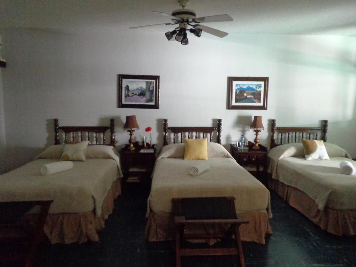 Hotel Dona Carmen Retalhuleu Zewnętrze zdjęcie