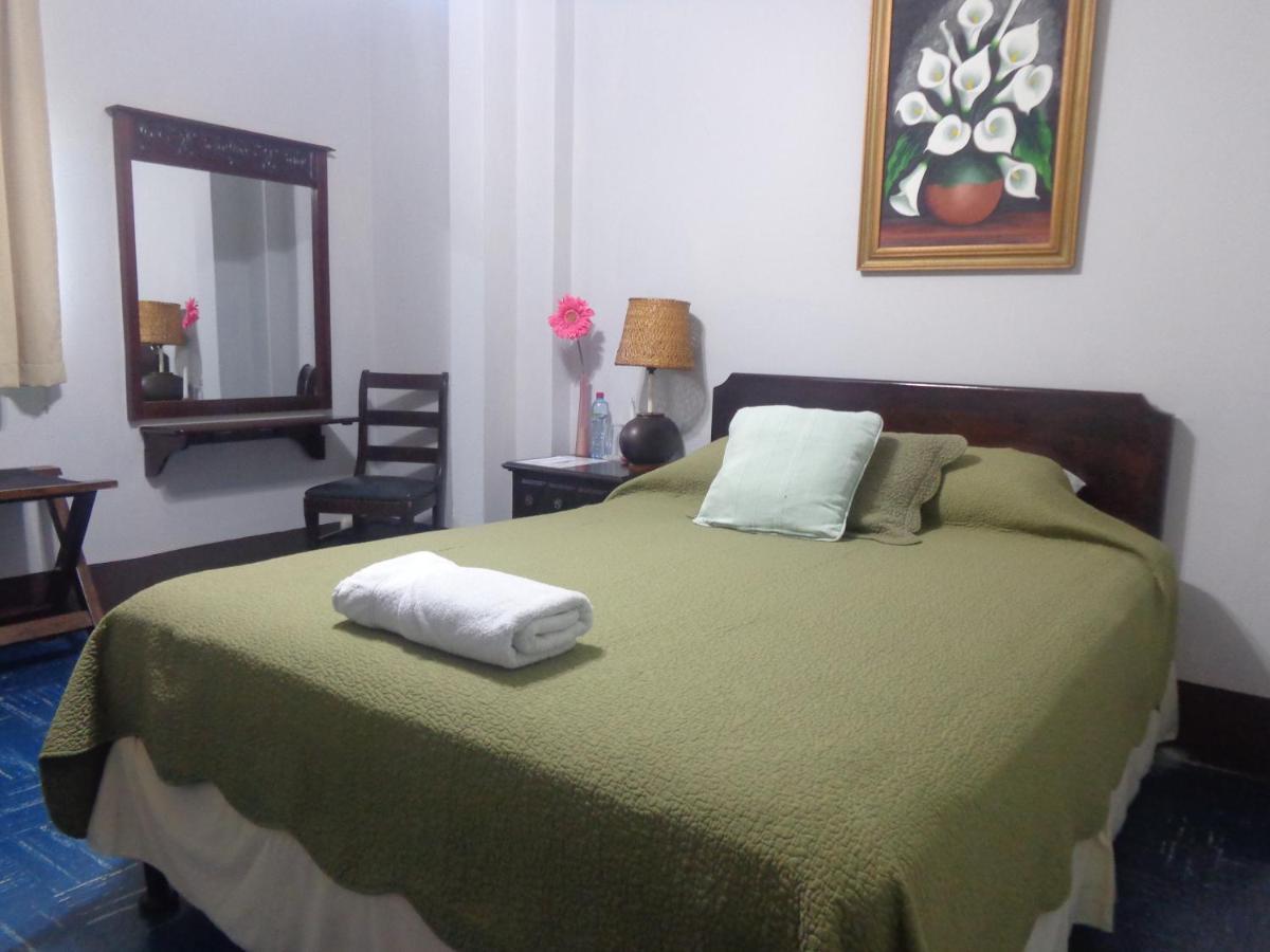 Hotel Dona Carmen Retalhuleu Zewnętrze zdjęcie
