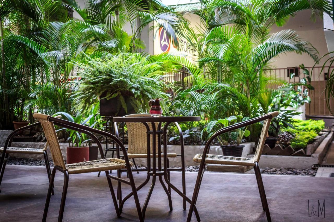 Hotel Dona Carmen Retalhuleu Zewnętrze zdjęcie