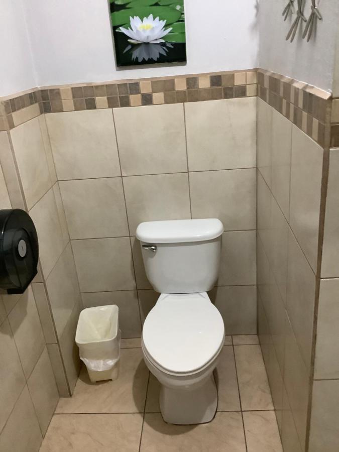 Hotel Dona Carmen Retalhuleu Zewnętrze zdjęcie