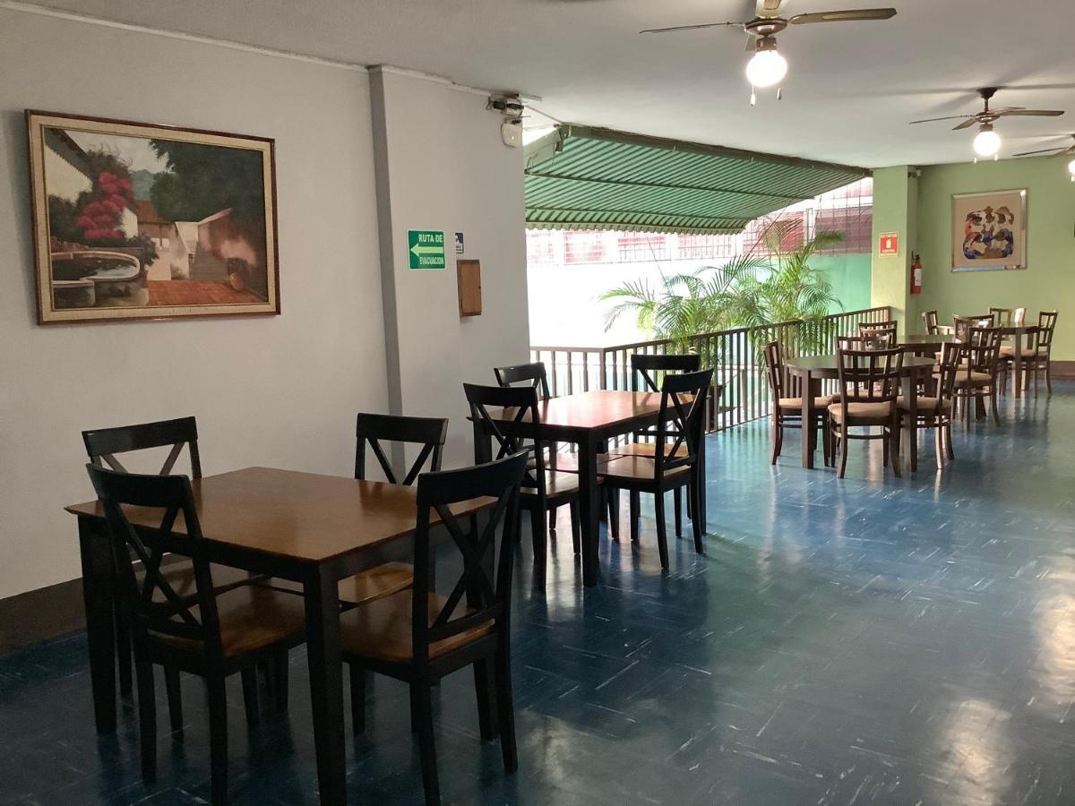 Hotel Dona Carmen Retalhuleu Zewnętrze zdjęcie